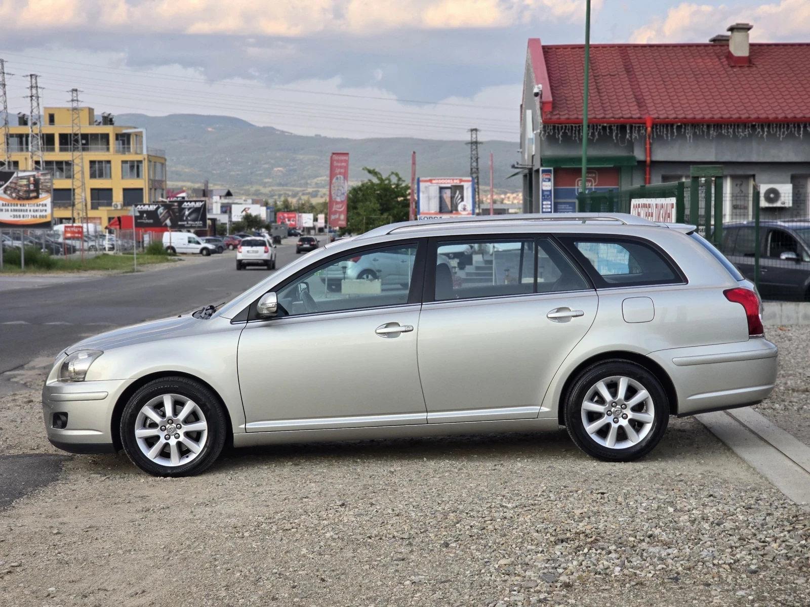Toyota Avensis 2.0 D4D 126Hp Facelift  - изображение 2
