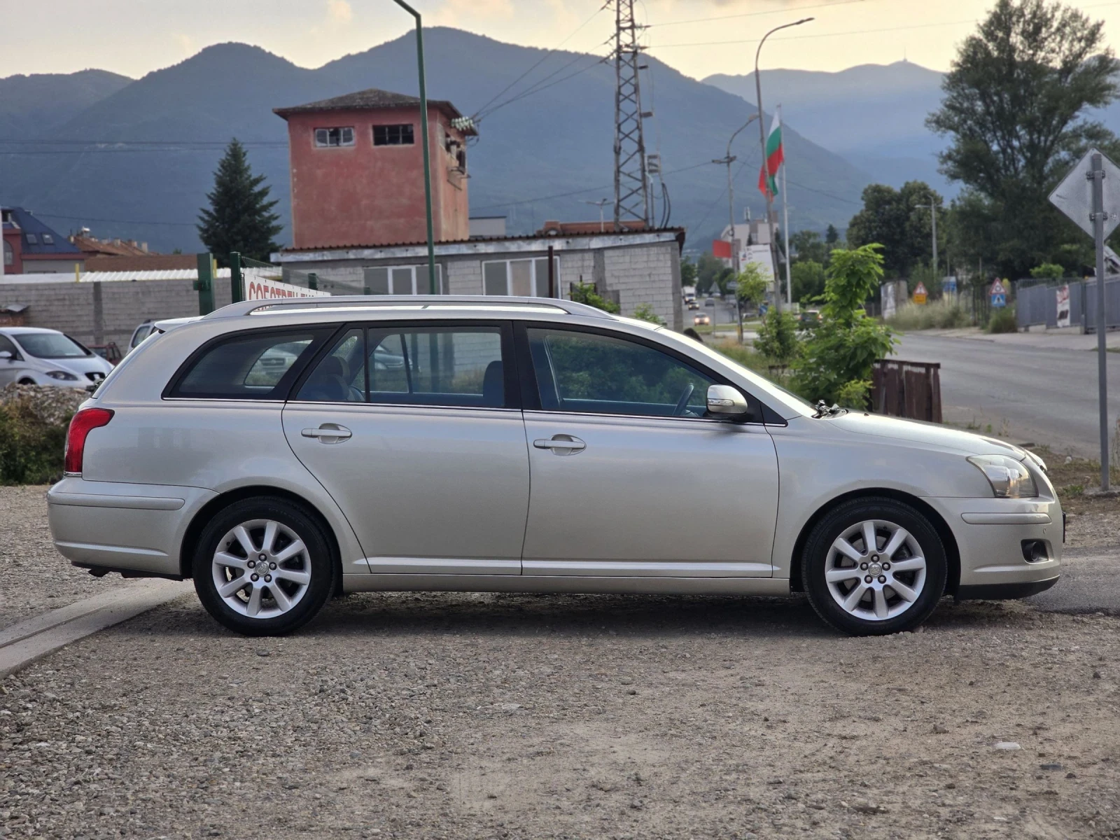 Toyota Avensis 2.0 D4D 126Hp Facelift  - изображение 6