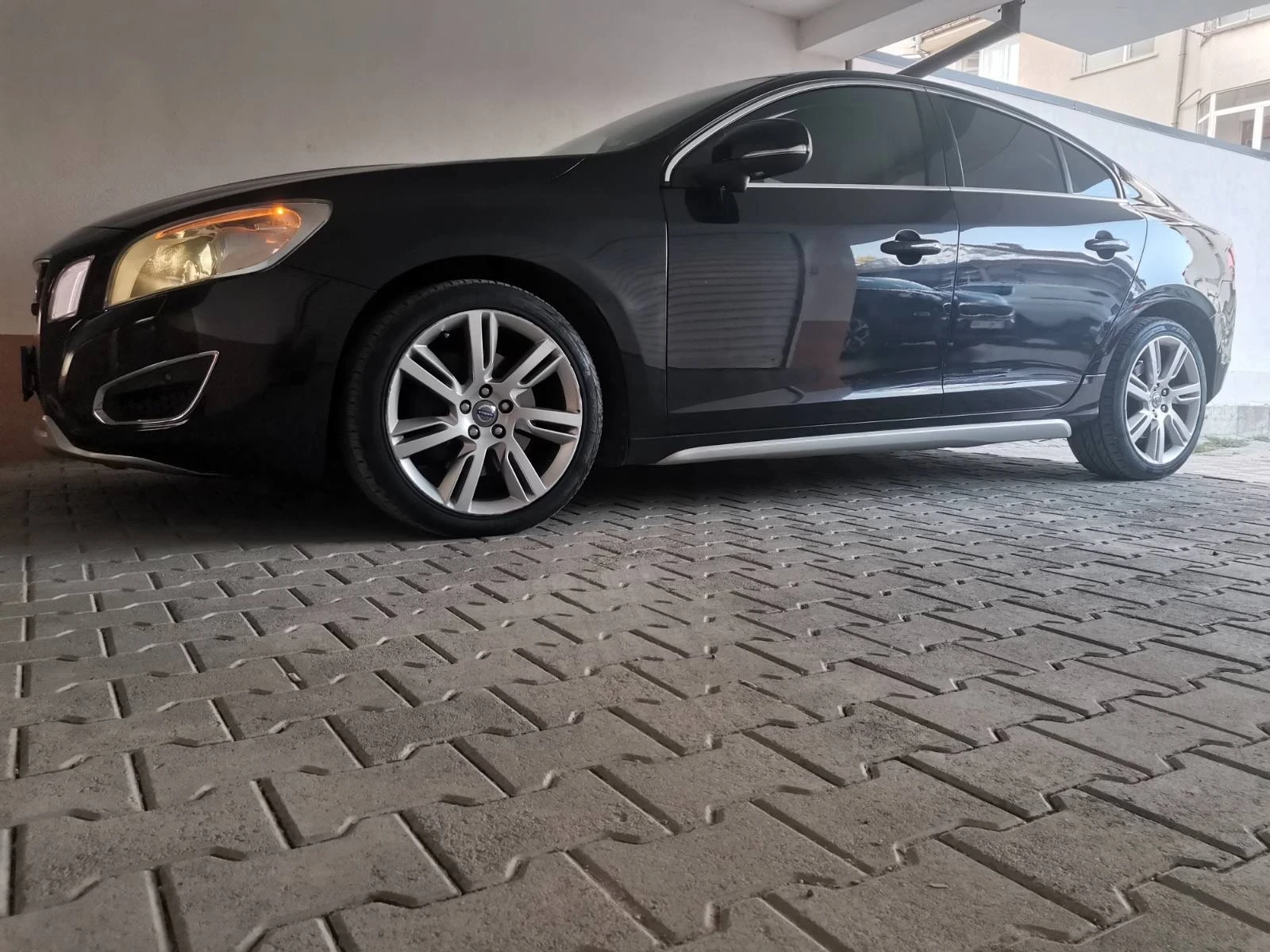 Volvo S60 AWD  - изображение 5