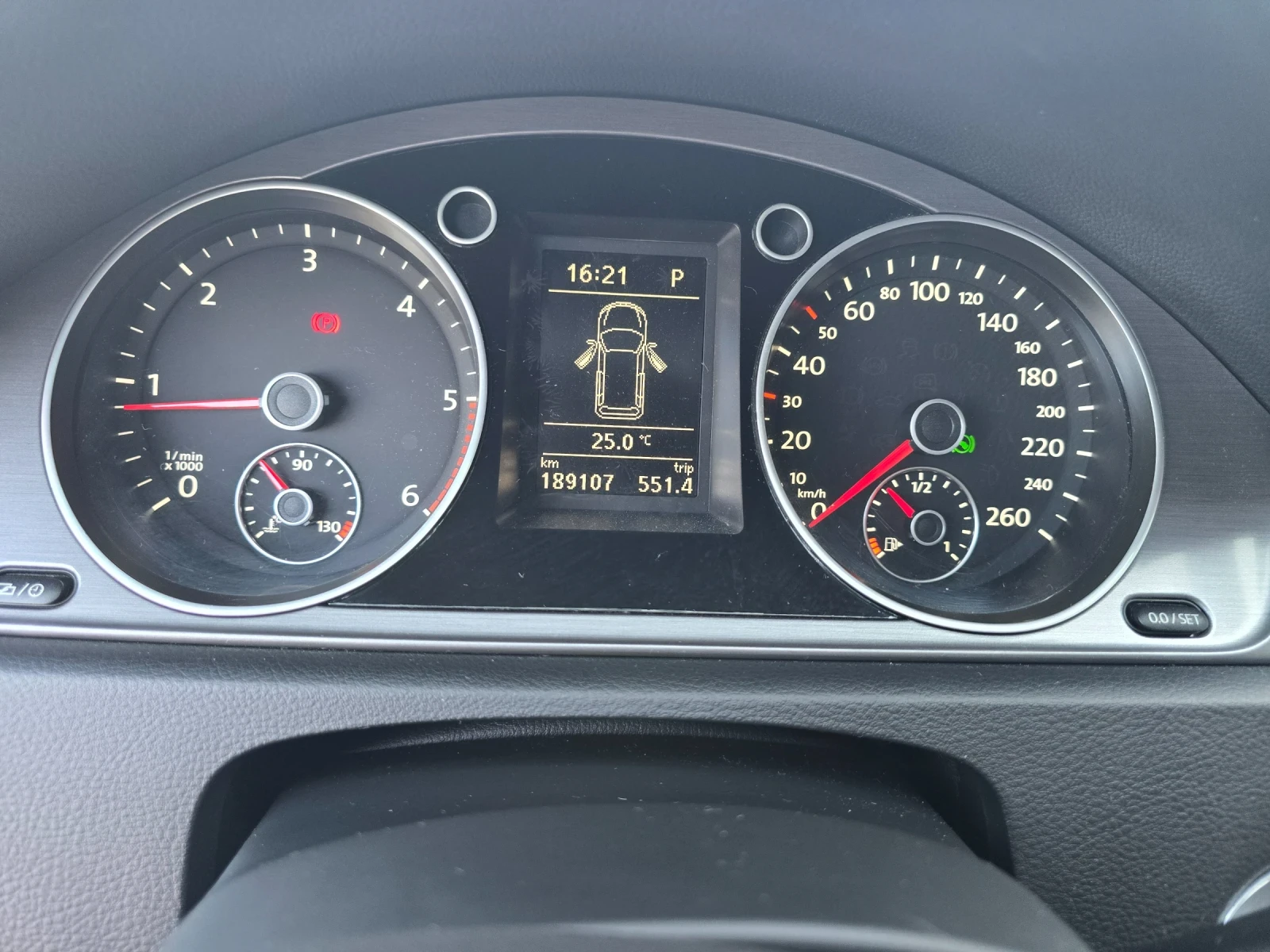 VW Passat 2.0 TDI 4motion R-line - изображение 6