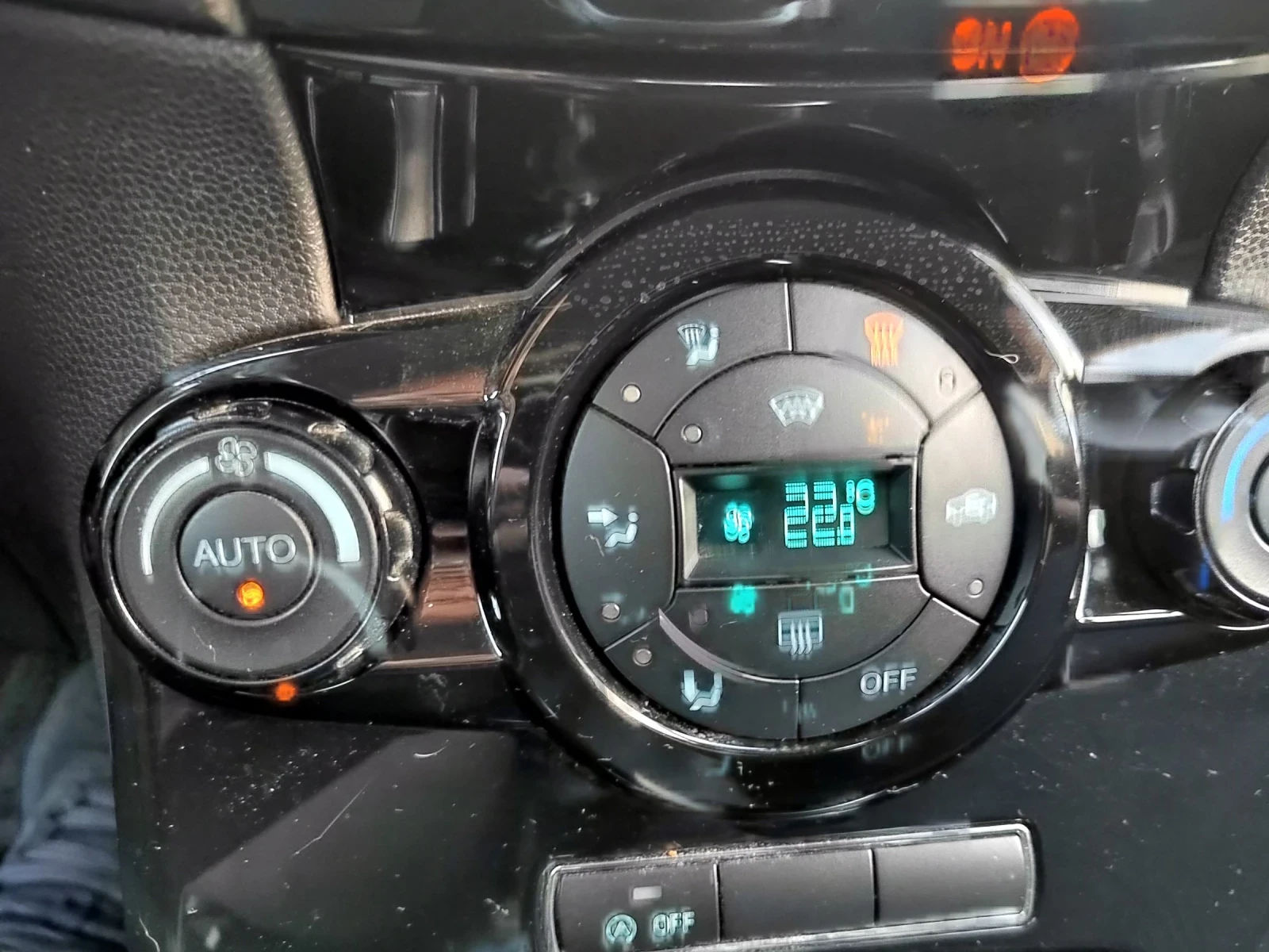 Ford Fiesta 1.5 D TITANIUM | Mobile.bg — изображение 17