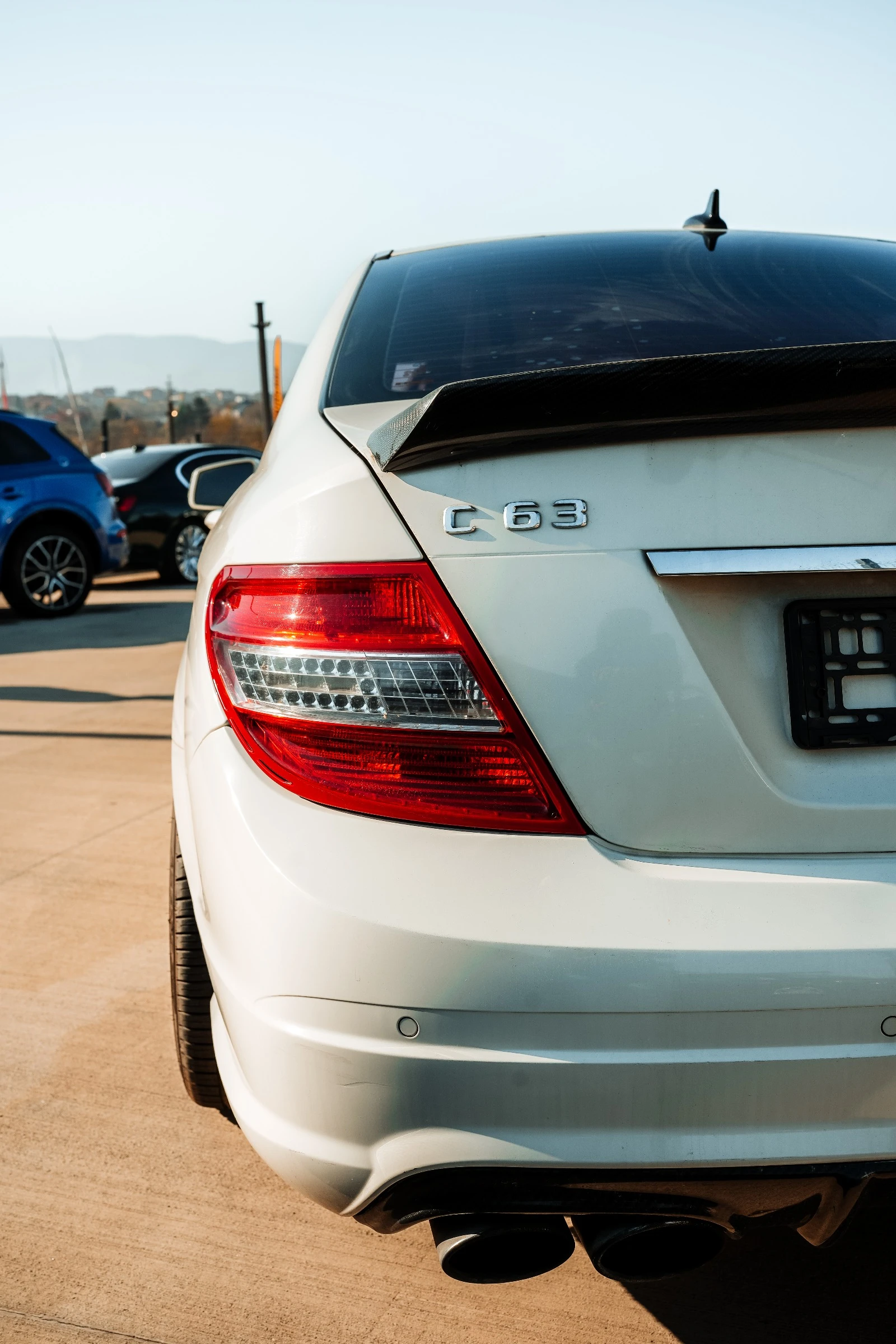 Mercedes-Benz C 63 AMG  - изображение 4