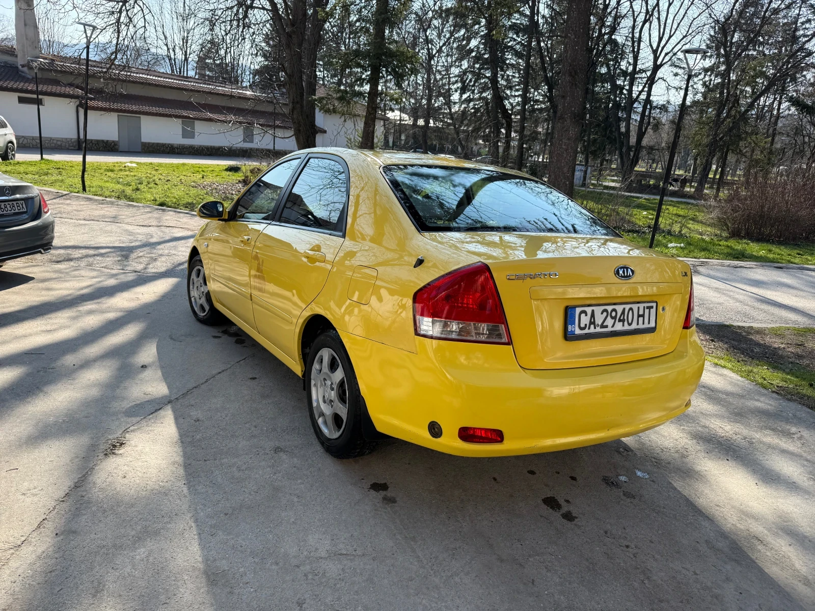 Kia Cerato, снимка 3 - Автомобили и джипове - 53773237