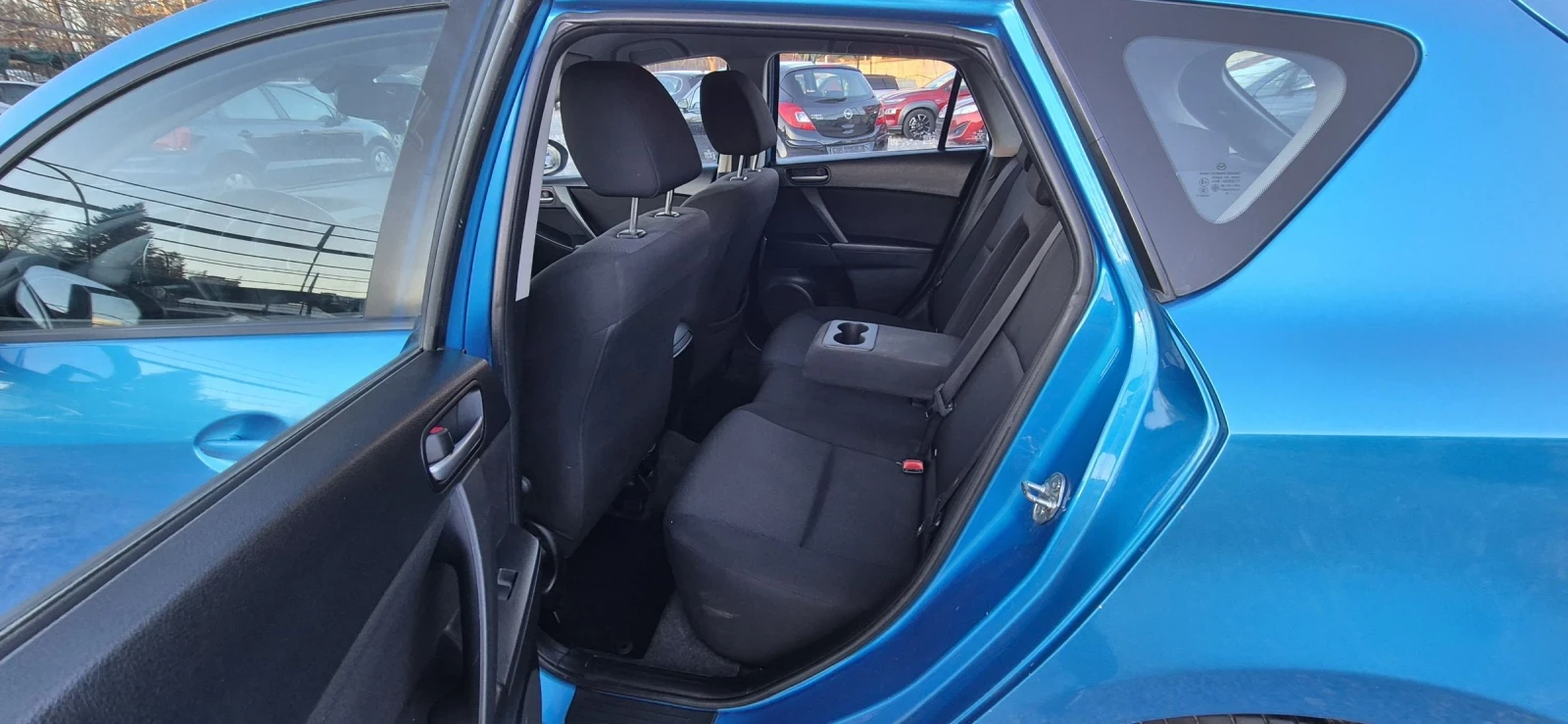 Mazda 3 1.6, снимка 9 - Автомобили и джипове - 53785995