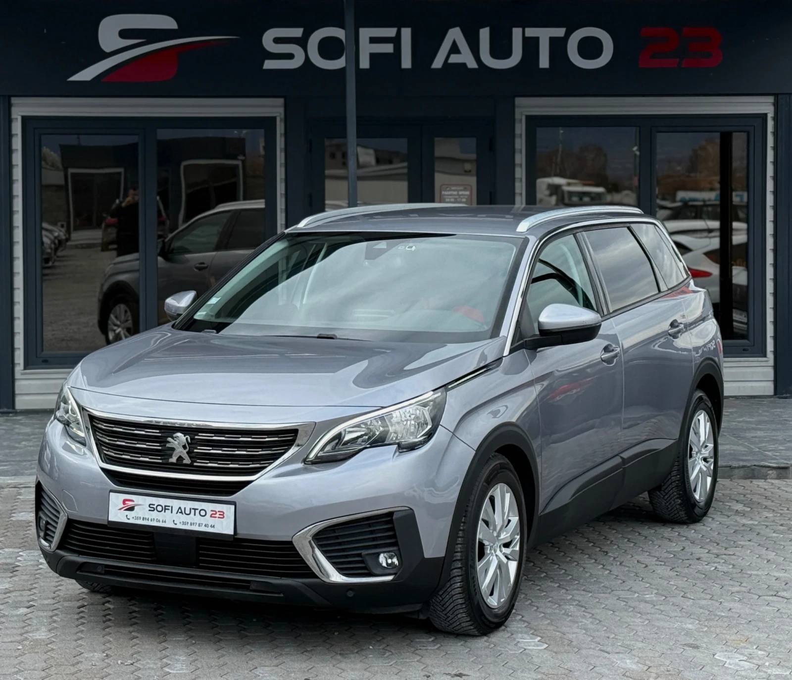 Peugeot 5008 1.6 HDI 7 Места! Пълна сервизна история!, снимка 2 - Автомобили и джипове - 54031802