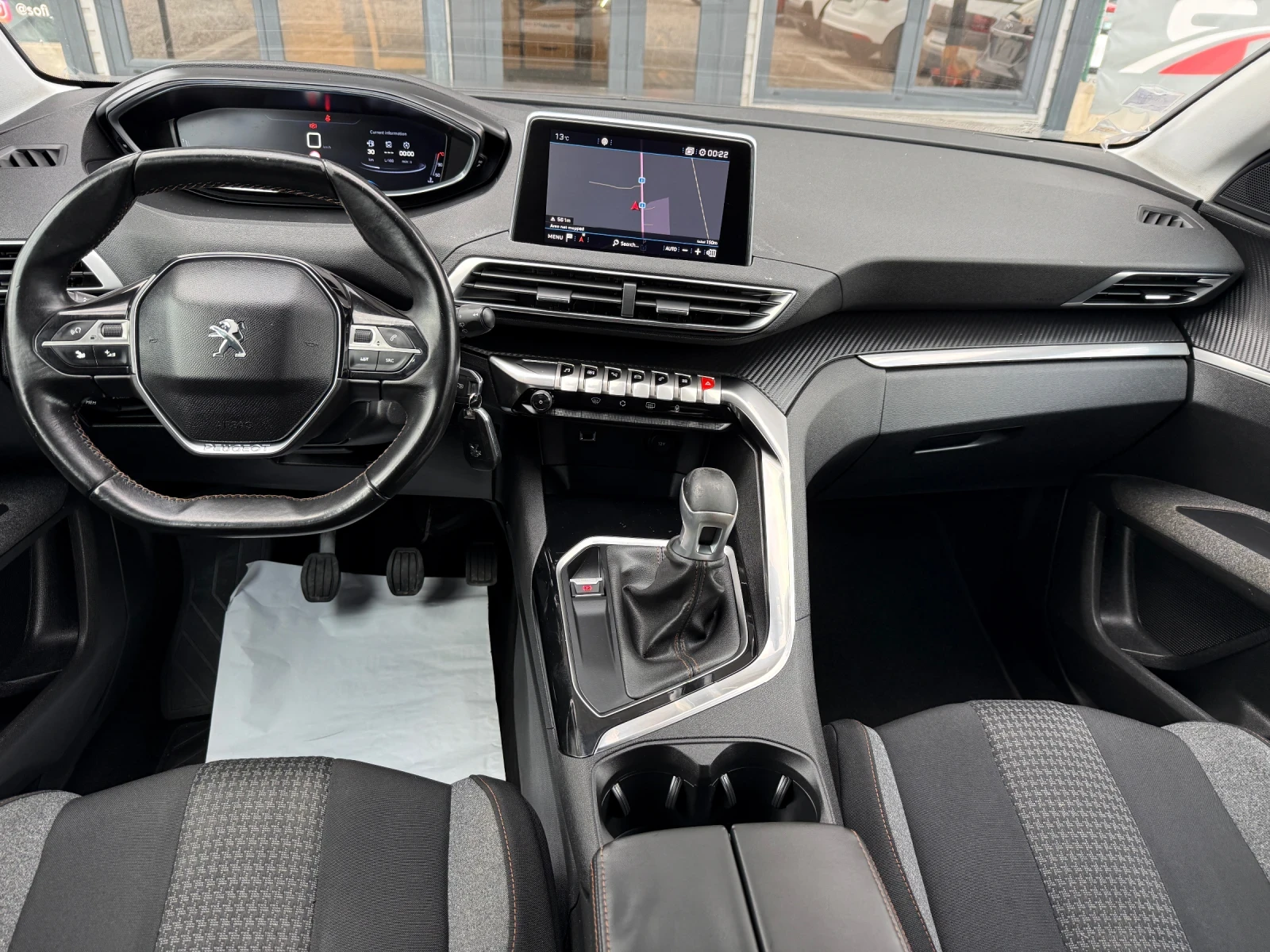 Peugeot 5008 1.6 HDI 7 Места! Пълна сервизна история!, снимка 7 - Автомобили и джипове - 54031802