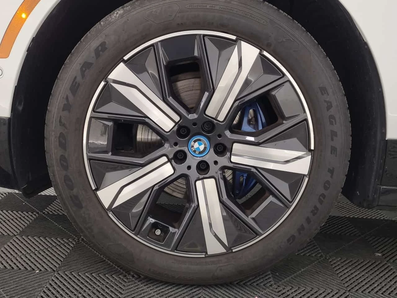 BMW iX XDRIVE50| HARMAN KARDON| HUD| 360| PANO| 2 КЛЮЧА| , снимка 6 - Автомобили и джипове - 54424082