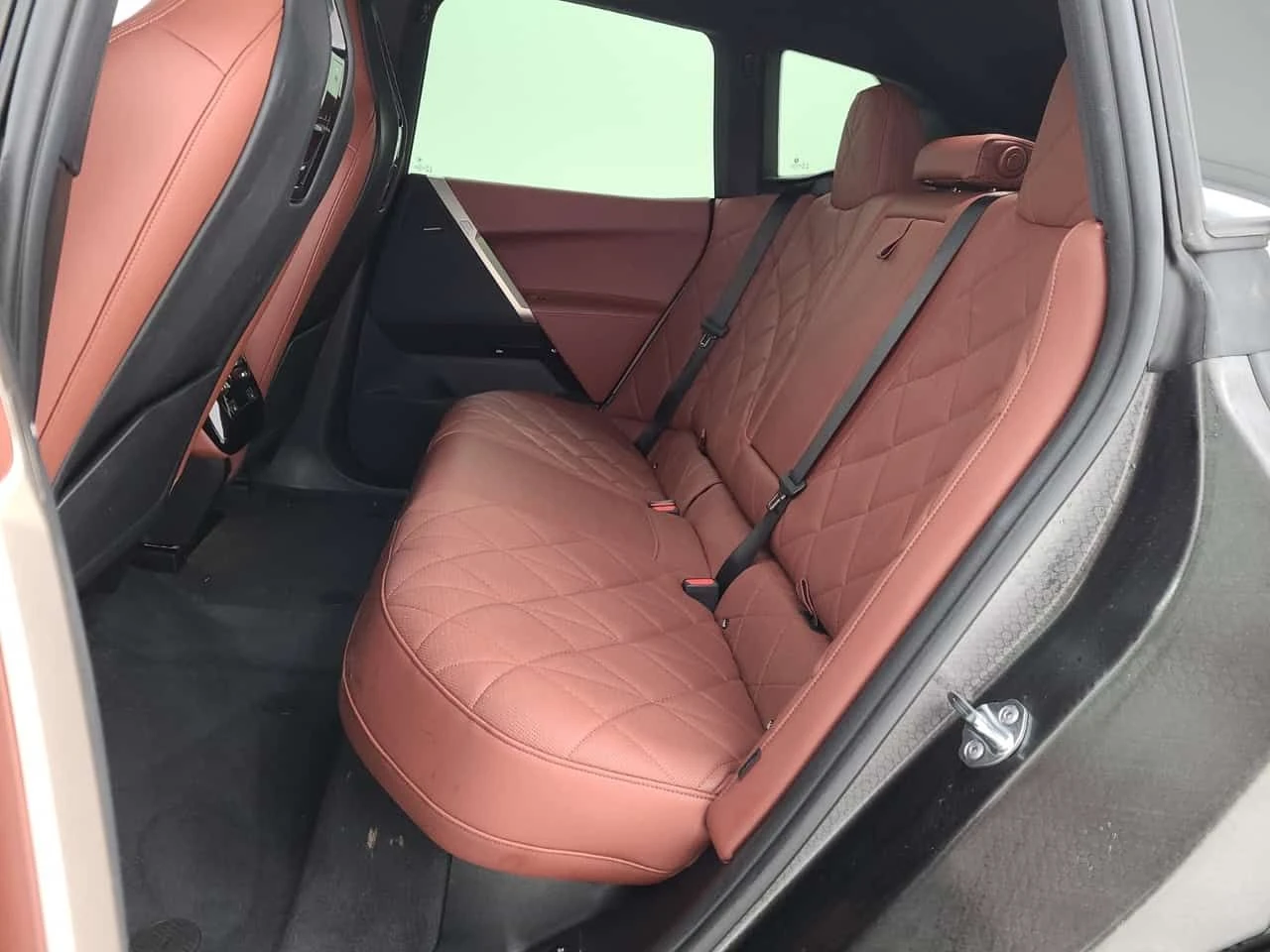 BMW iX XDRIVE50| HARMAN KARDON| HUD| 360| PANO| 2 КЛЮЧА| , снимка 12 - Автомобили и джипове - 54424082