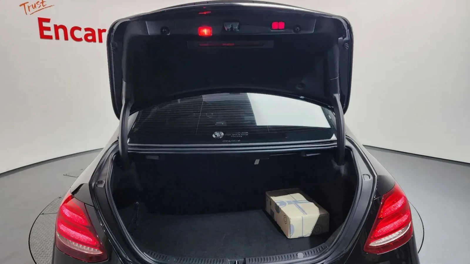 Mercedes-Benz E 63 AMG 4MATIC | BURMESTER | HEAD-UP | ДВОЙНА ПАНОРАМА, снимка 17 - Автомобили и джипове - 54591725