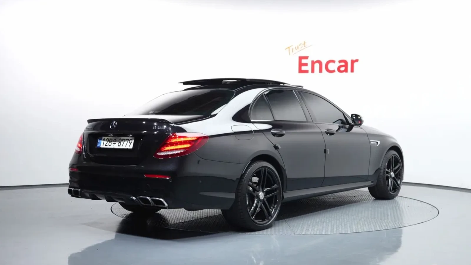 Mercedes-Benz E 63 AMG 4MATIC | BURMESTER | HEAD-UP | ДВОЙНА ПАНОРАМА, снимка 3 - Автомобили и джипове - 54591725