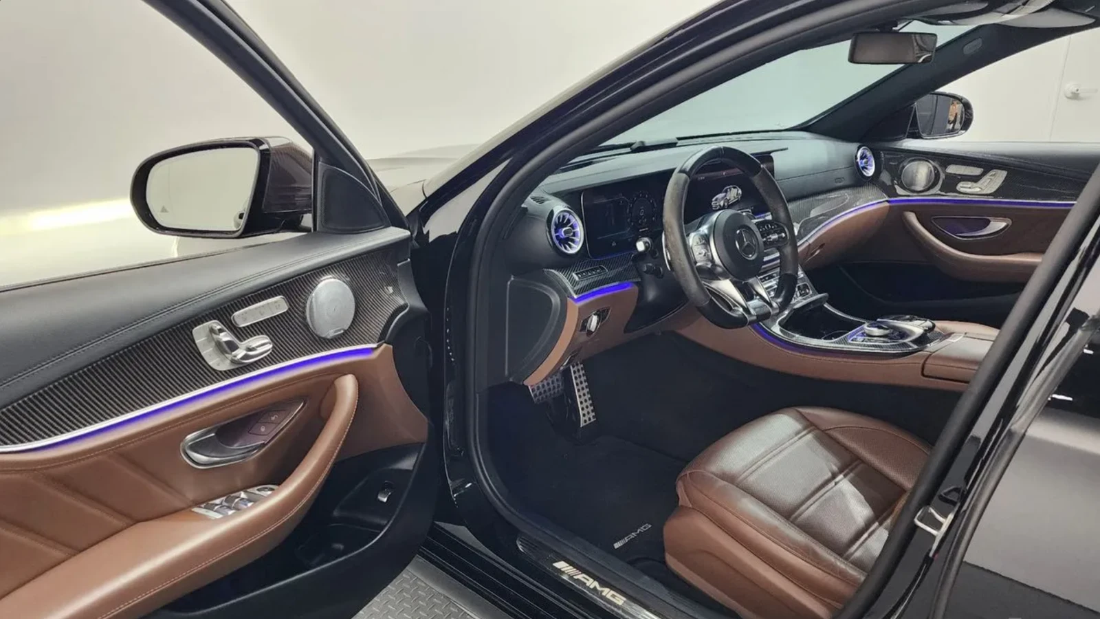 Mercedes-Benz E 63 AMG 4MATIC | BURMESTER | HEAD-UP | ДВОЙНА ПАНОРАМА, снимка 7 - Автомобили и джипове - 54591725