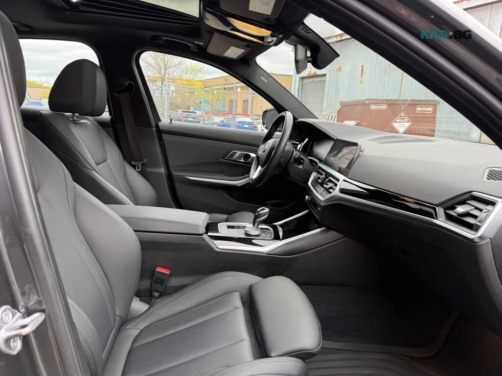 BMW 330 330i xDrive* АвтоКредит* (Цена до БГ) , снимка 11 - Автомобили и джипове - 54591543