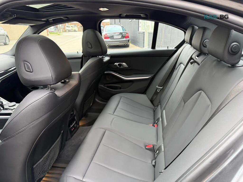 BMW 330 330i xDrive* АвтоКредит* (Цена до БГ) , снимка 9 - Автомобили и джипове - 54591543