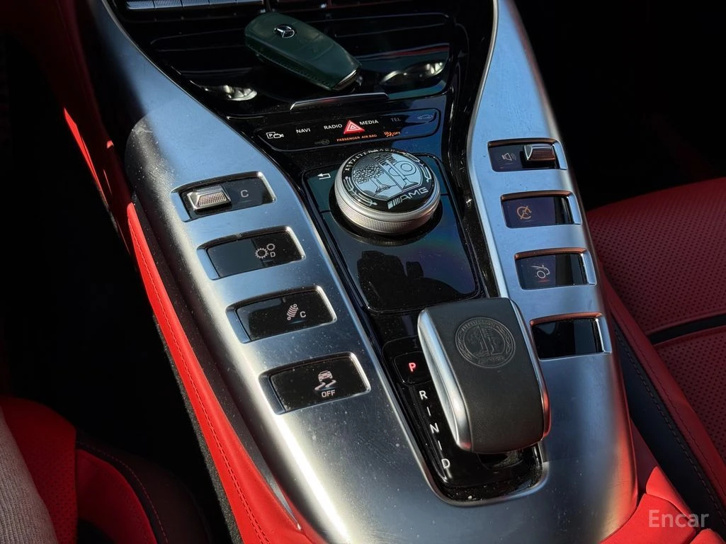 Mercedes-Benz AMG GT 43* 4MATIC+ * ОБДУХВ* 360* HEADUP* PANO* , снимка 12 - Автомобили и джипове - 54715521