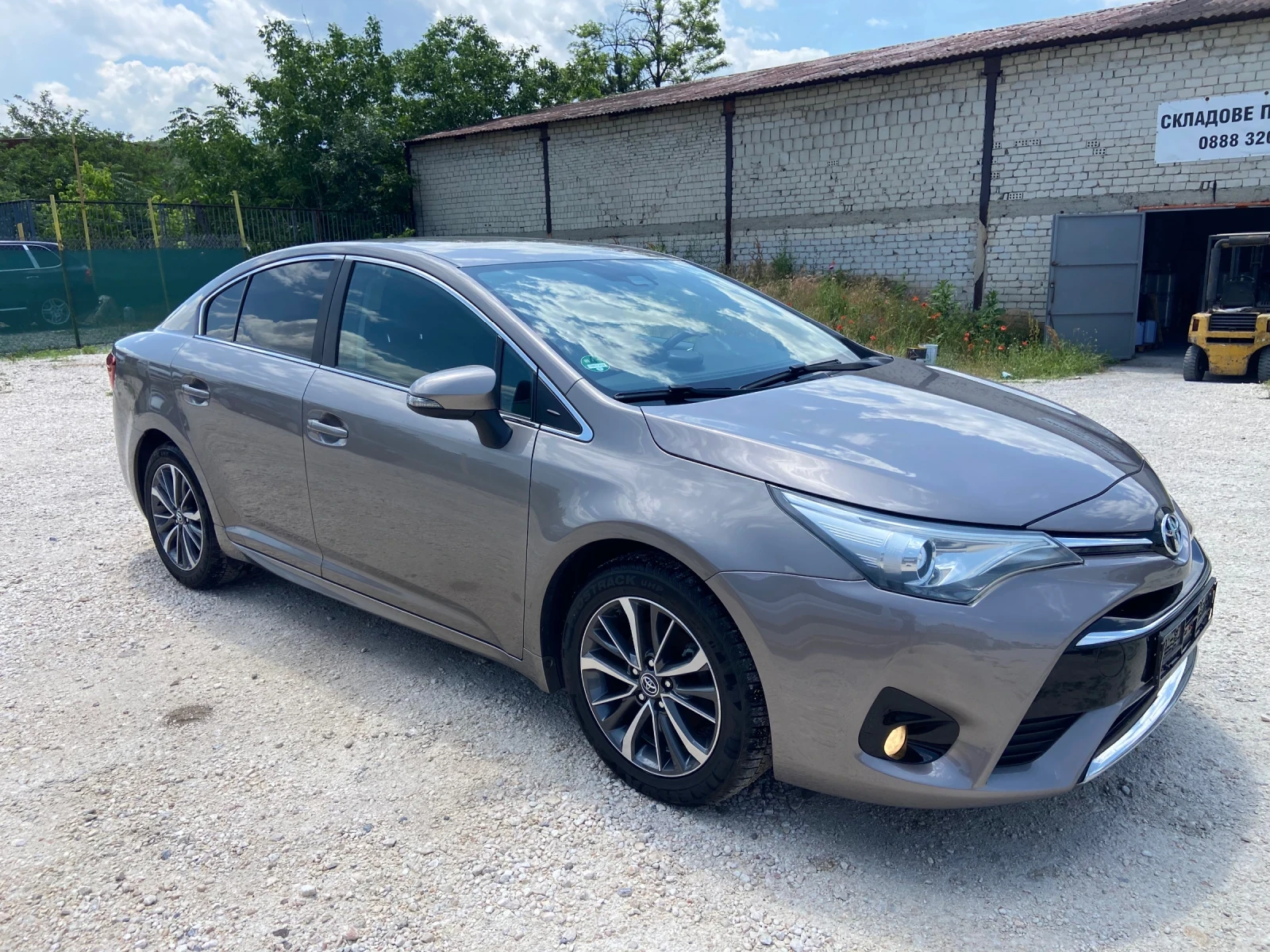 Toyota Avensis 1.8VVTI, снимка 3 - Автомобили и джипове - 54818460
