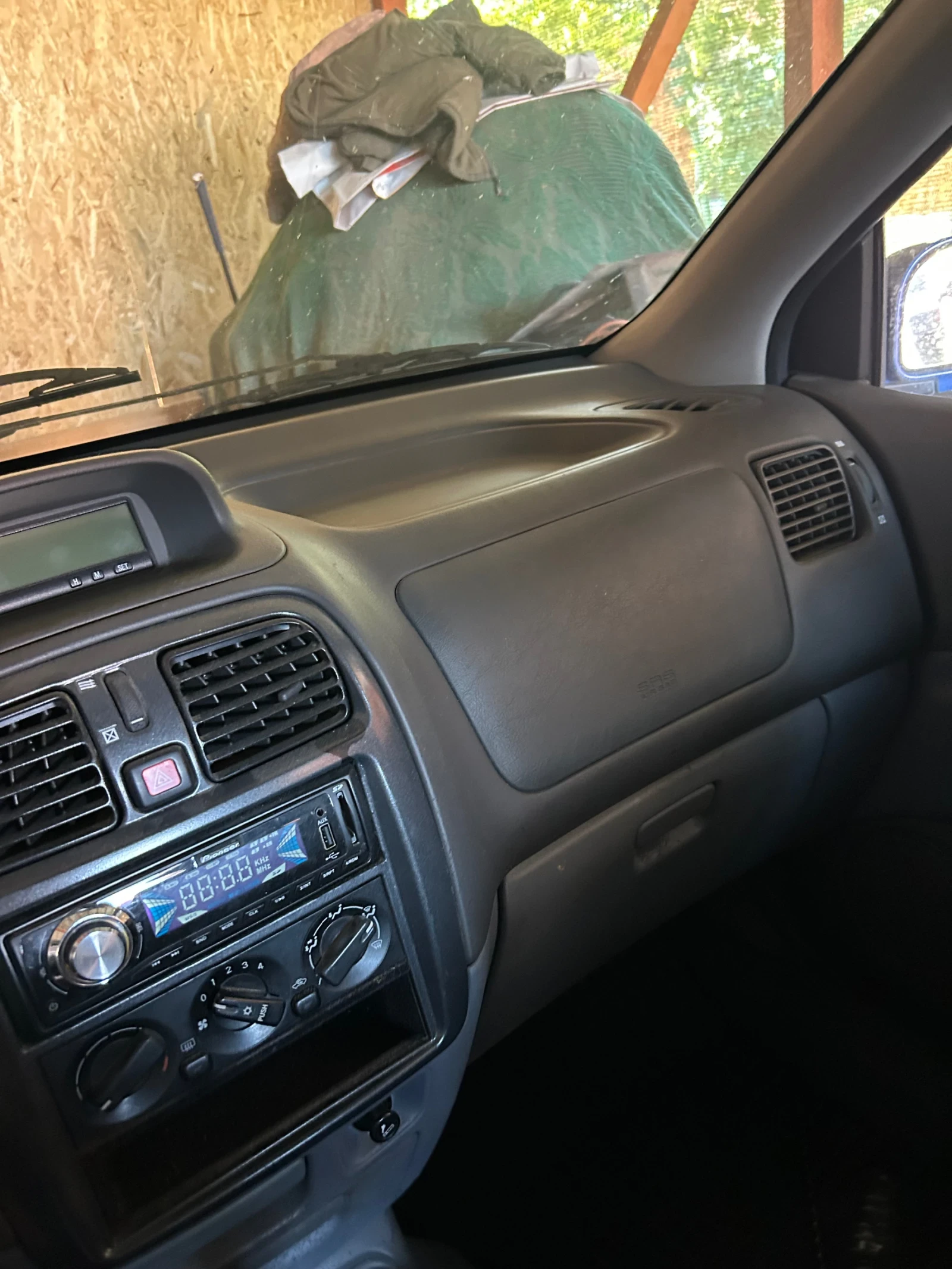 Mitsubishi Space star, снимка 6 - Автомобили и джипове - 55898886