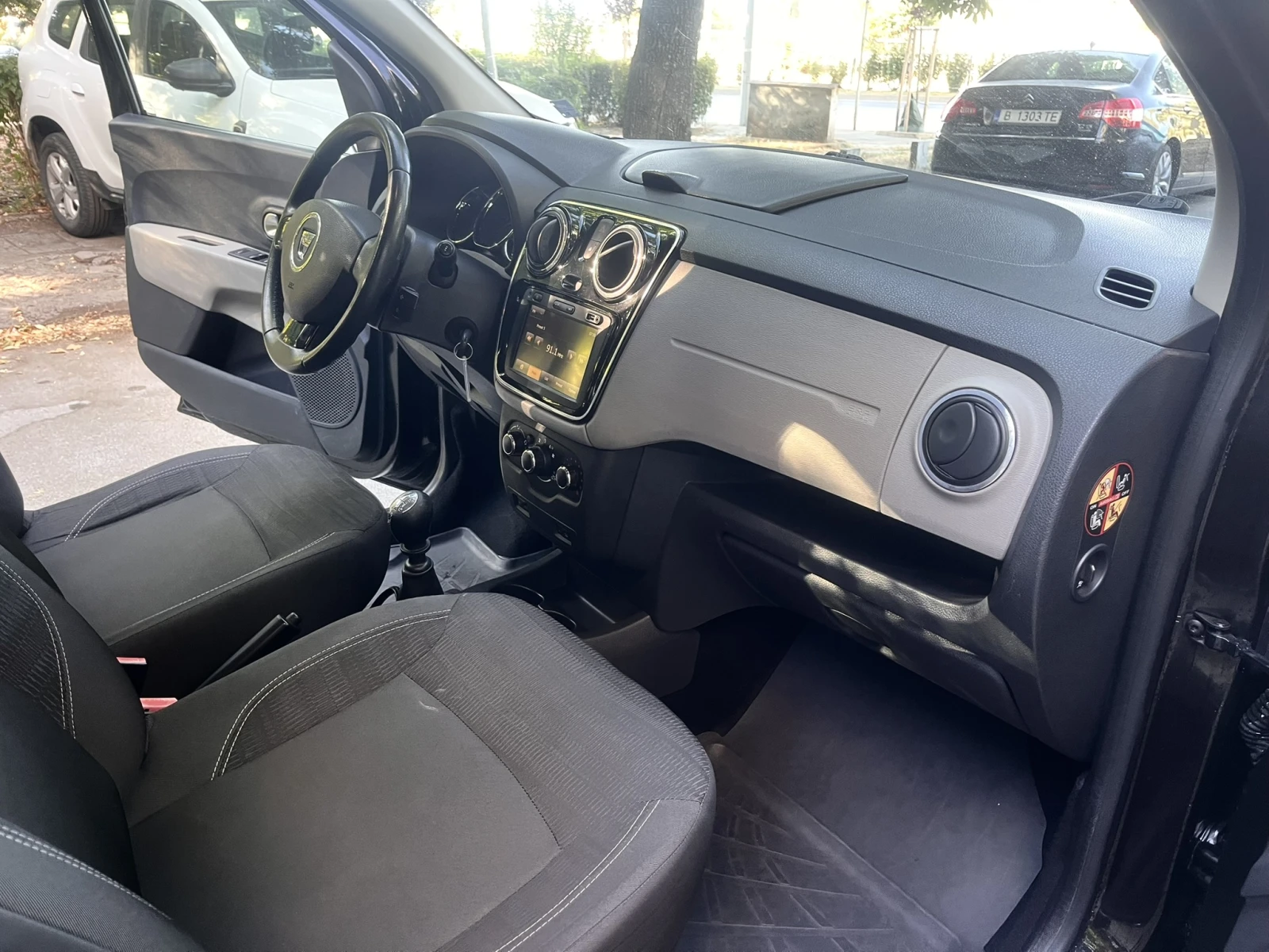 Dacia Lodgy 1.5 DCI/6+ 1, снимка 6 - Автомобили и джипове - 56027921