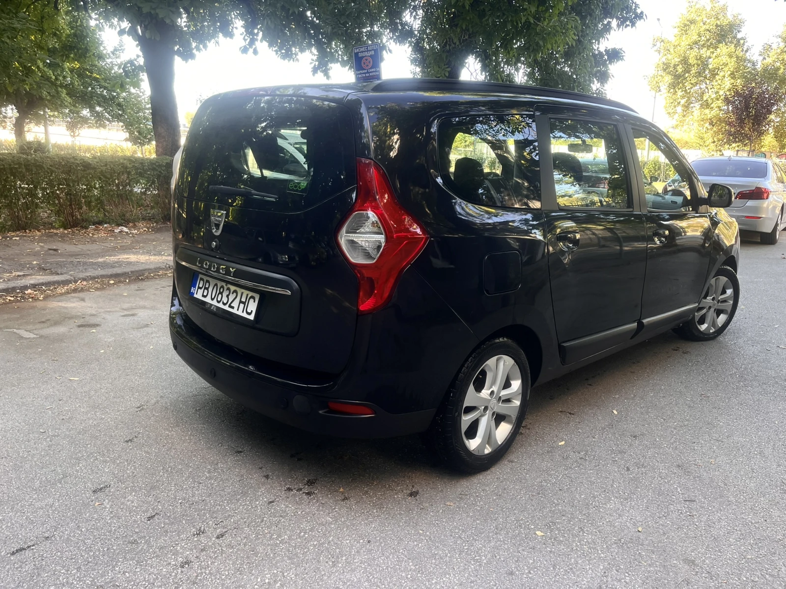 Dacia Lodgy 1.5 DCI/6+ 1, снимка 2 - Автомобили и джипове - 56027921