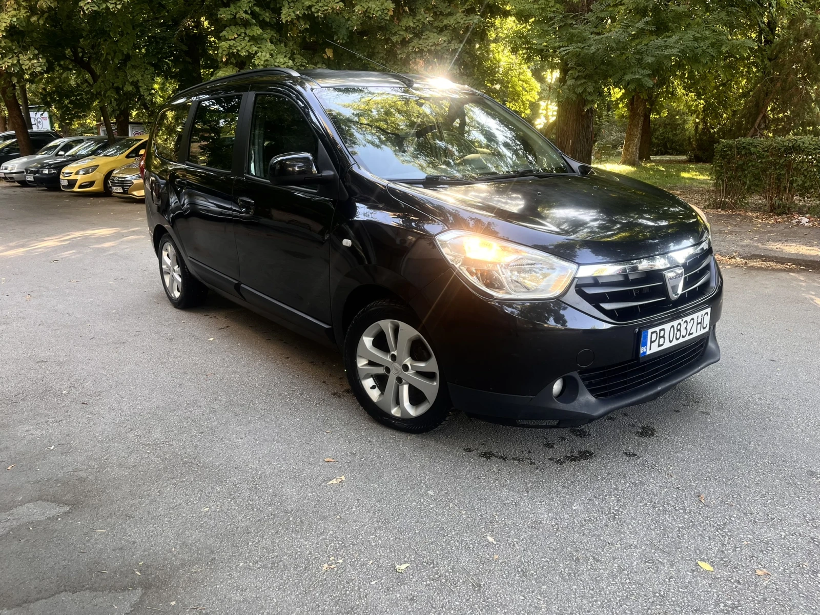 Dacia Lodgy 1.5 DCI/6+ 1, снимка 3 - Автомобили и джипове - 56027921