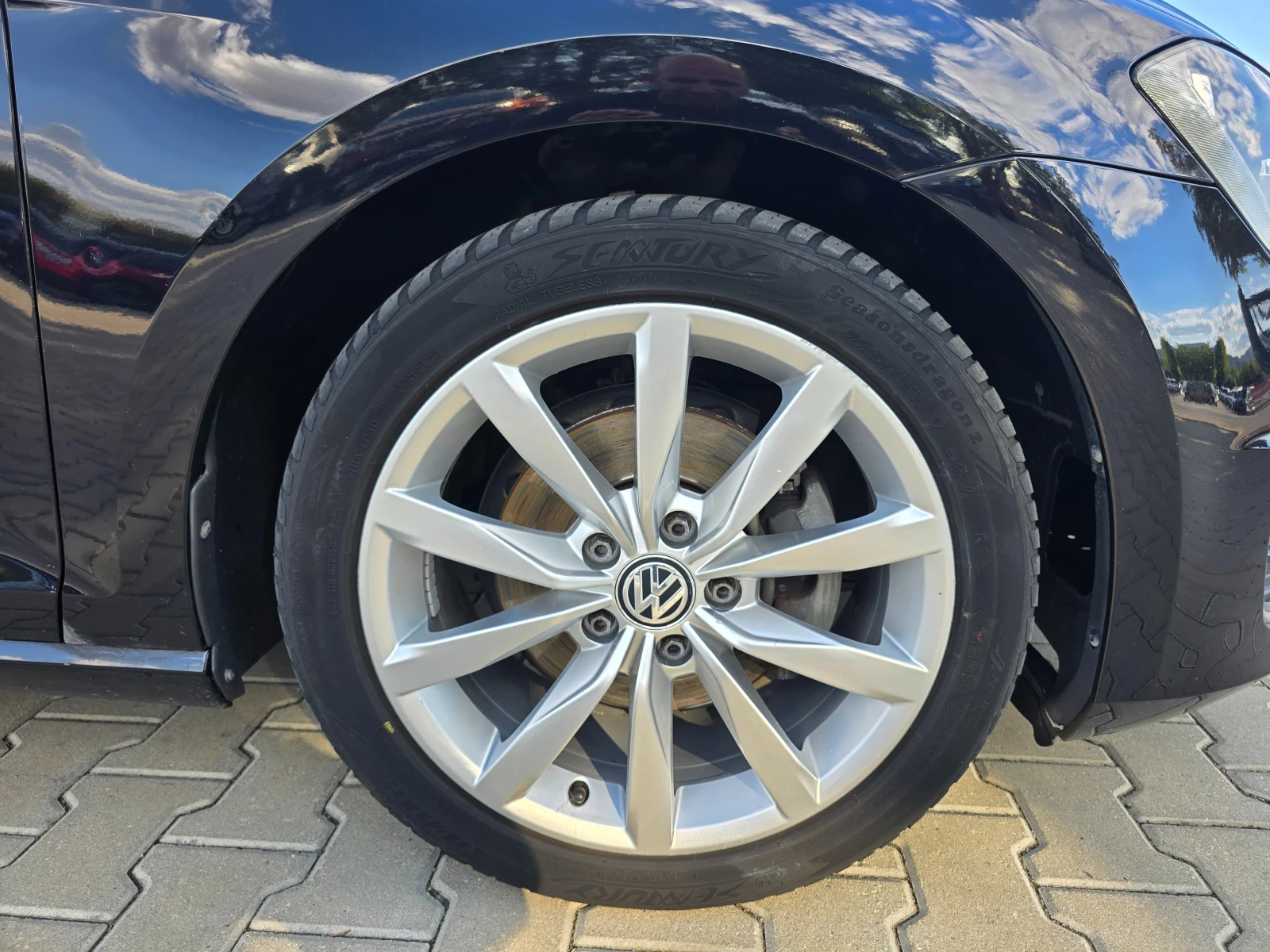 VW Golf 1.6TDI, 105к.с., Highline!, снимка 13 - Автомобили и джипове - 56136649