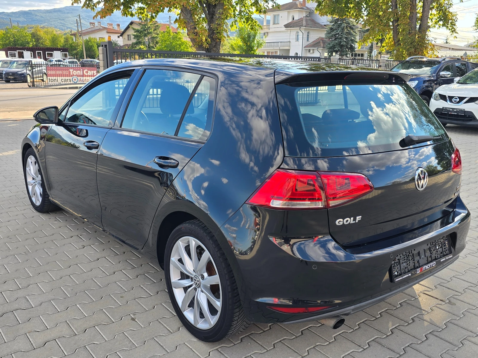 VW Golf 1.6TDI, 105к.с., Highline!, снимка 3 - Автомобили и джипове - 56136649