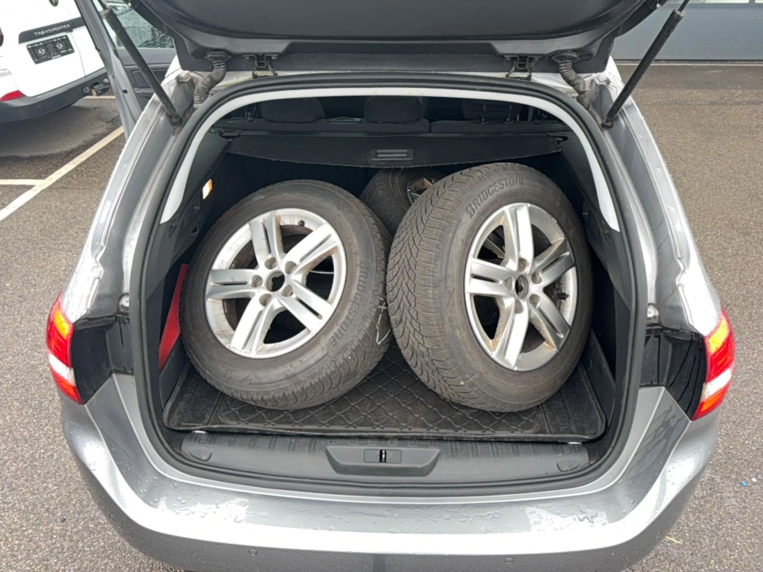 Peugeot 308 SW Allure, снимка 5 - Автомобили и джипове - 56369562