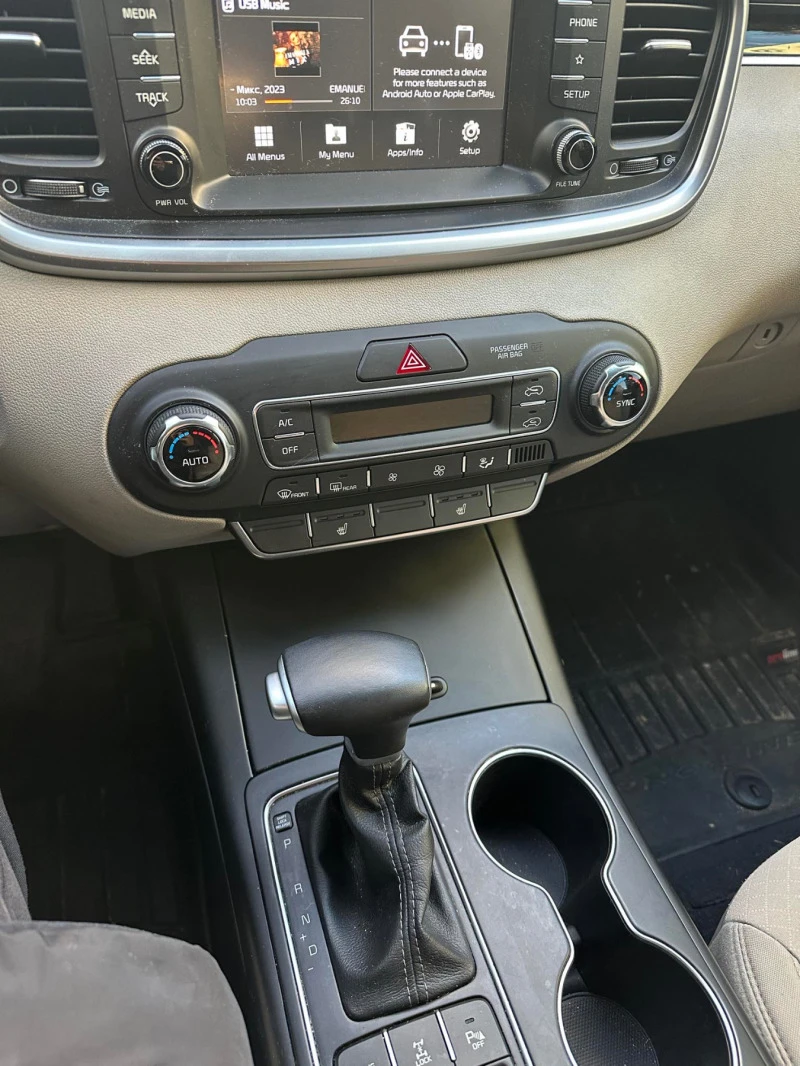 Kia Sorento, снимка 15 - Автомобили и джипове - 48202858