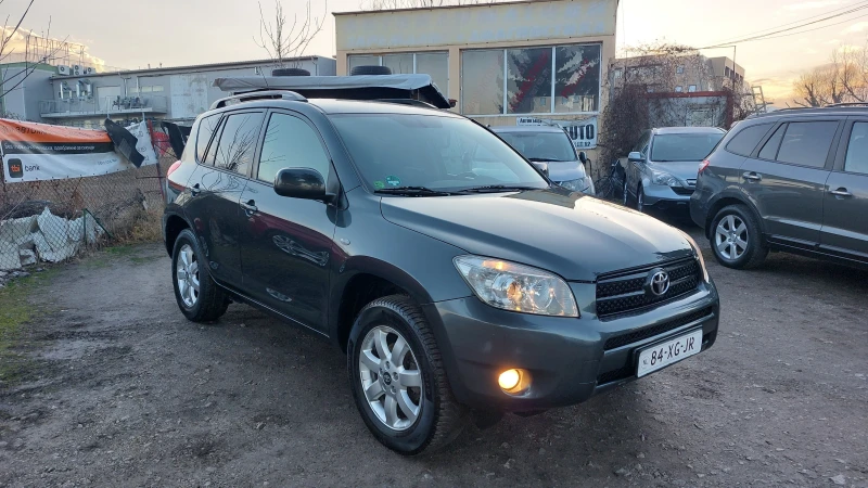 Toyota Rav4 2.0i, бензин, 4&#215;4, навигация, снимка 1 - Автомобили и джипове - 48915938