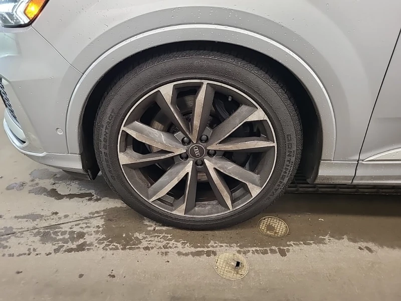 Audi SQ7 * PREMIUM PLUS * CARFAX * БЕЗ ПЪРВОНАЧАЛНА ВНОСКА, снимка 9 - Автомобили и джипове - 52913125