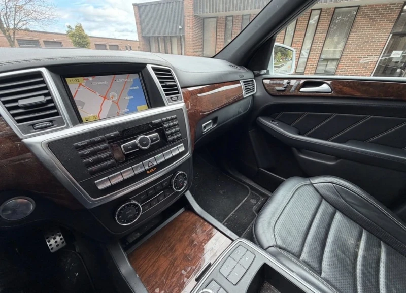 Mercedes-Benz ML 63 AMG, снимка 9 - Автомобили и джипове - 53063797