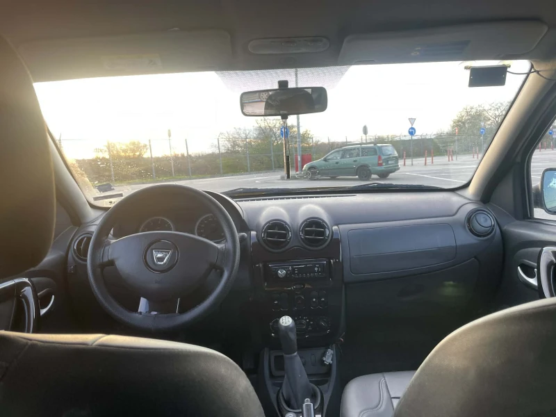 Dacia Duster, снимка 4 - Автомобили и джипове - 53101879