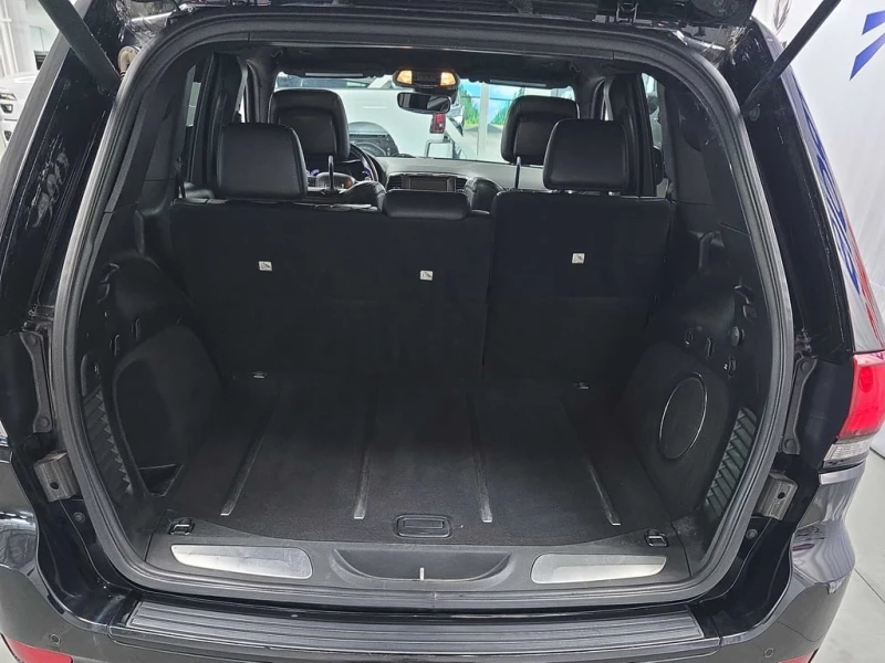 Jeep Grand cherokee * SRT * CARFAX * ЦЕНА ДО БГ, снимка 13 - Автомобили и джипове - 53307220