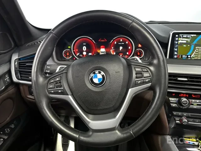 BMW X5 * HeadUp* AвтоКредит* (ЦЕНА ДО БГ), снимка 14 - Автомобили и джипове - 53446421