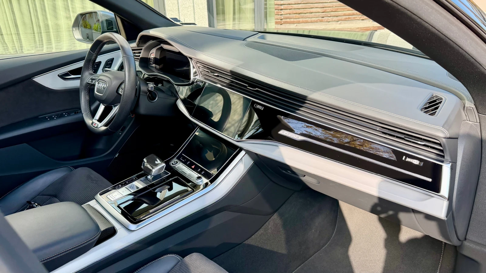 Audi Q8 Sline/69х.км/2021г/Закупена от Ауди-България ! ! ! - изображение 4