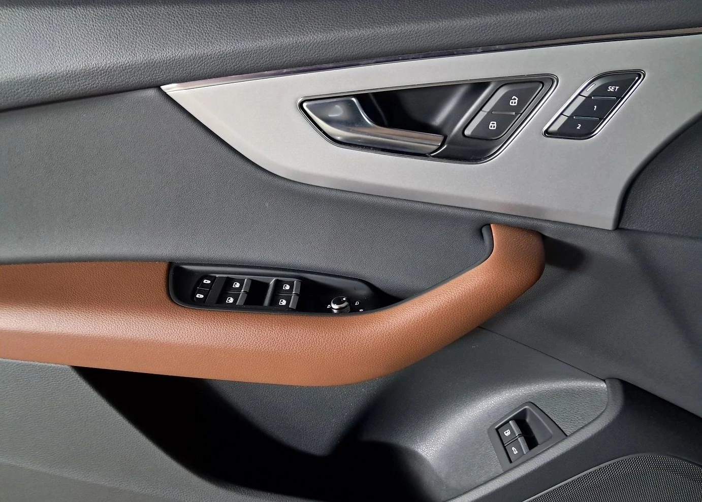 Audi Q7 55TFSI Quattro PHEV - 2.8-3 l/100 km | Mobile.bg � ����������� 10