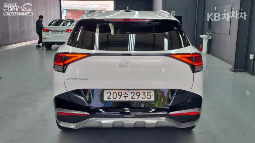 Kia Sportage, снимка 4 - Автомобили и джипове - 54553509