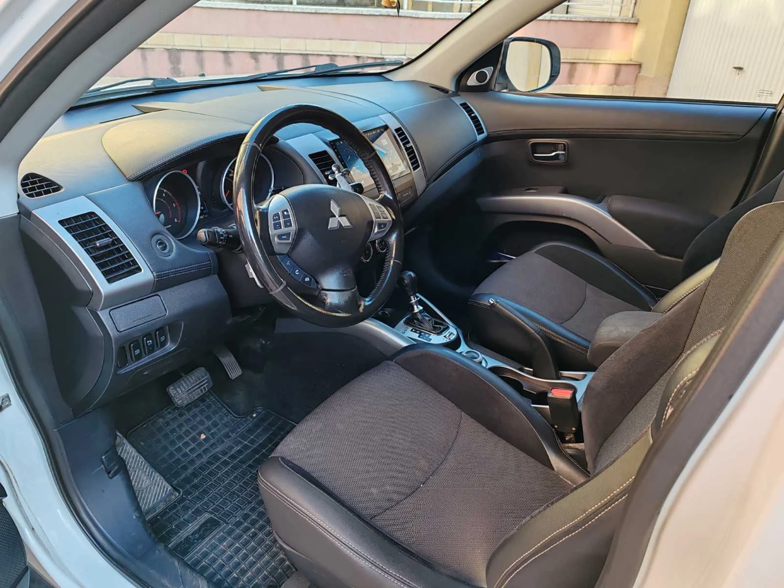 Mitsubishi Outlander DI-D, снимка 6 - Автомобили и джипове - 55252712