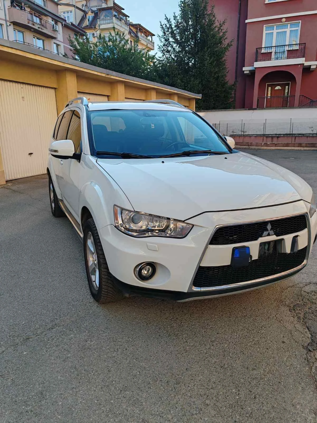 Mitsubishi Outlander DI-D, снимка 4 - Автомобили и джипове - 55252712