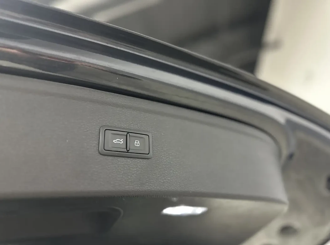 Audi Q5 Progressiv S tronic, снимка 15 - Автомобили и джипове - 55298800