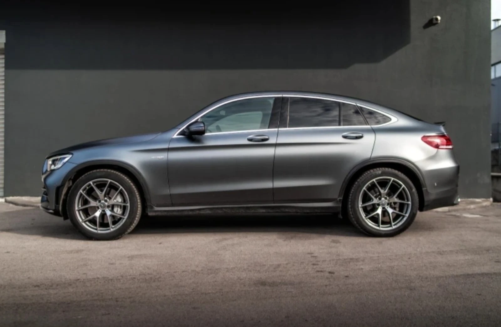 Mercedes-Benz GLC 43 AMG 4 MATIC COUPE, снимка 2 - Автомобили и джипове - 55392912
