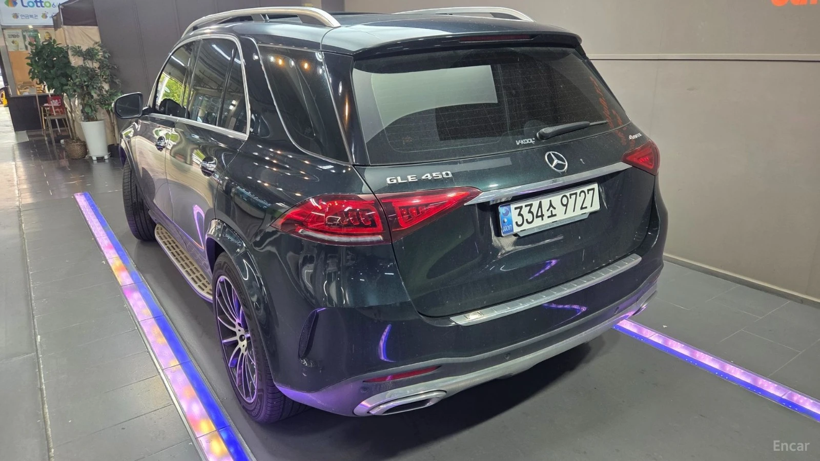 Mercedes-Benz GLE 450 4MATIC* HUD* КОЖА* ОБДУХВ* ПАНО* НАВИ, снимка 4 - Автомобили и джипове - 55503224