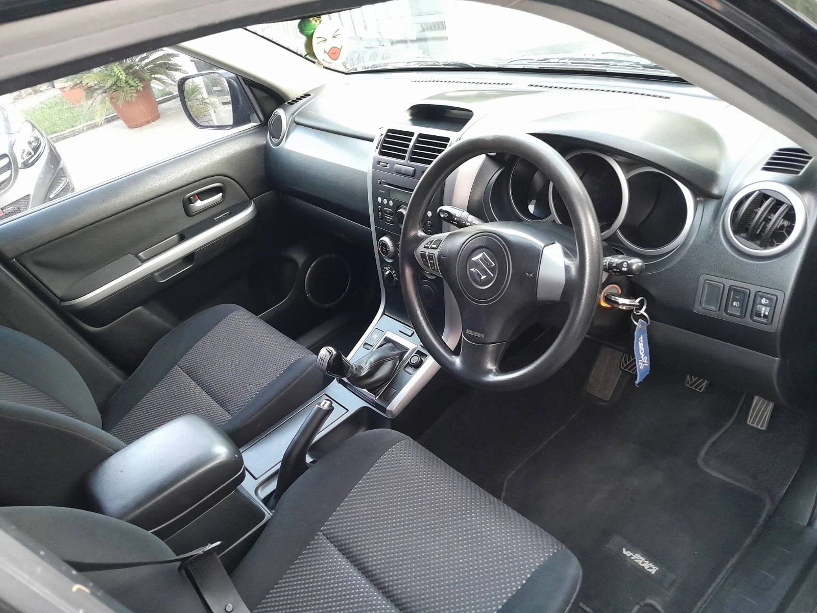 Suzuki Grand vitara 2.0, снимка 9 - Автомобили и джипове - 55618970