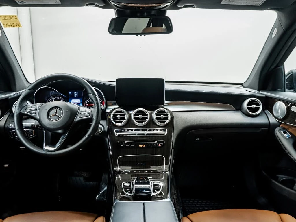 Mercedes-Benz GLC 300 4MATIC AMG Line* BURMESTER* 360* PANORAMA* , снимка 10 - Автомобили и джипове - 55663902