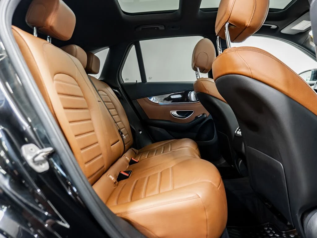 Mercedes-Benz GLC 300 4MATIC AMG Line* BURMESTER* 360* PANORAMA* , снимка 16 - Автомобили и джипове - 55663902
