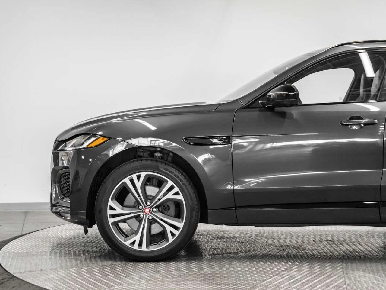 Jaguar F-PACE * * 2 SETS WHEELS INCL!* * R-DYNAMIC SE | P400 | S | Mobile.bg � ����������� 9