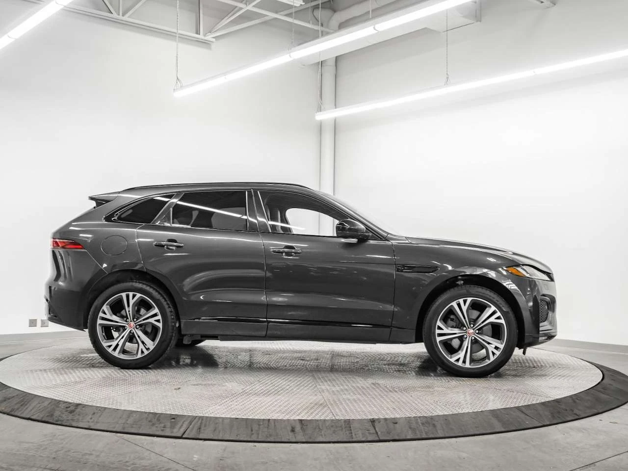 Jaguar F-PACE * * 2 SETS WHEELS INCL!* * R-DYNAMIC SE | P400 | S | Mobile.bg � ����������� 7