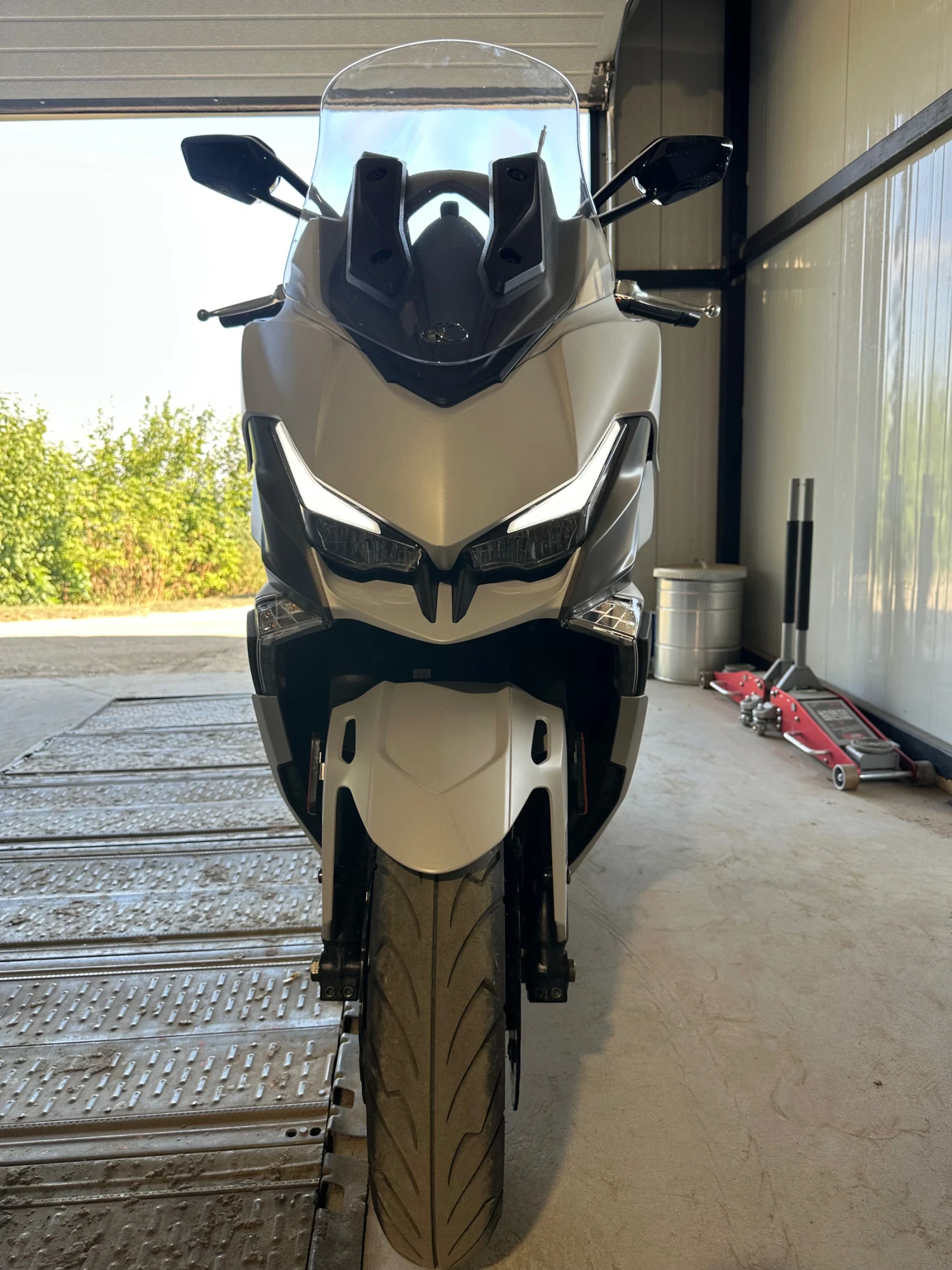 Kymco Xciting VS 400, снимка 10 - Мотоциклети и мототехника - 56171310