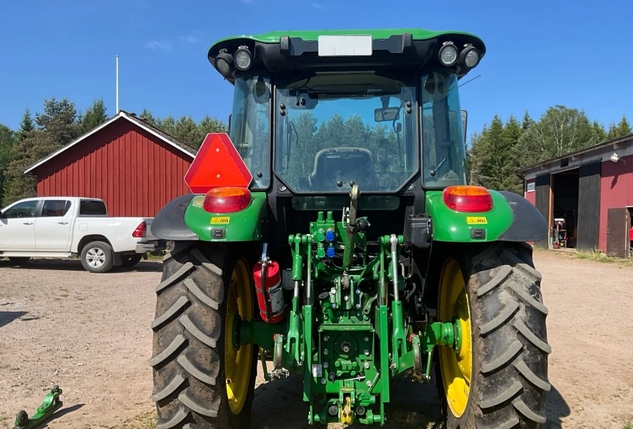 Трактор John Deere 5085M, снимка 3 - Селскостопанска техника - 55932758