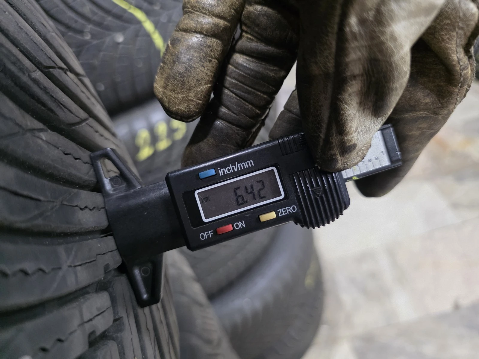 Гуми Всесезонни 225/60R18, снимка 6 - Гуми и джанти - 56716331
