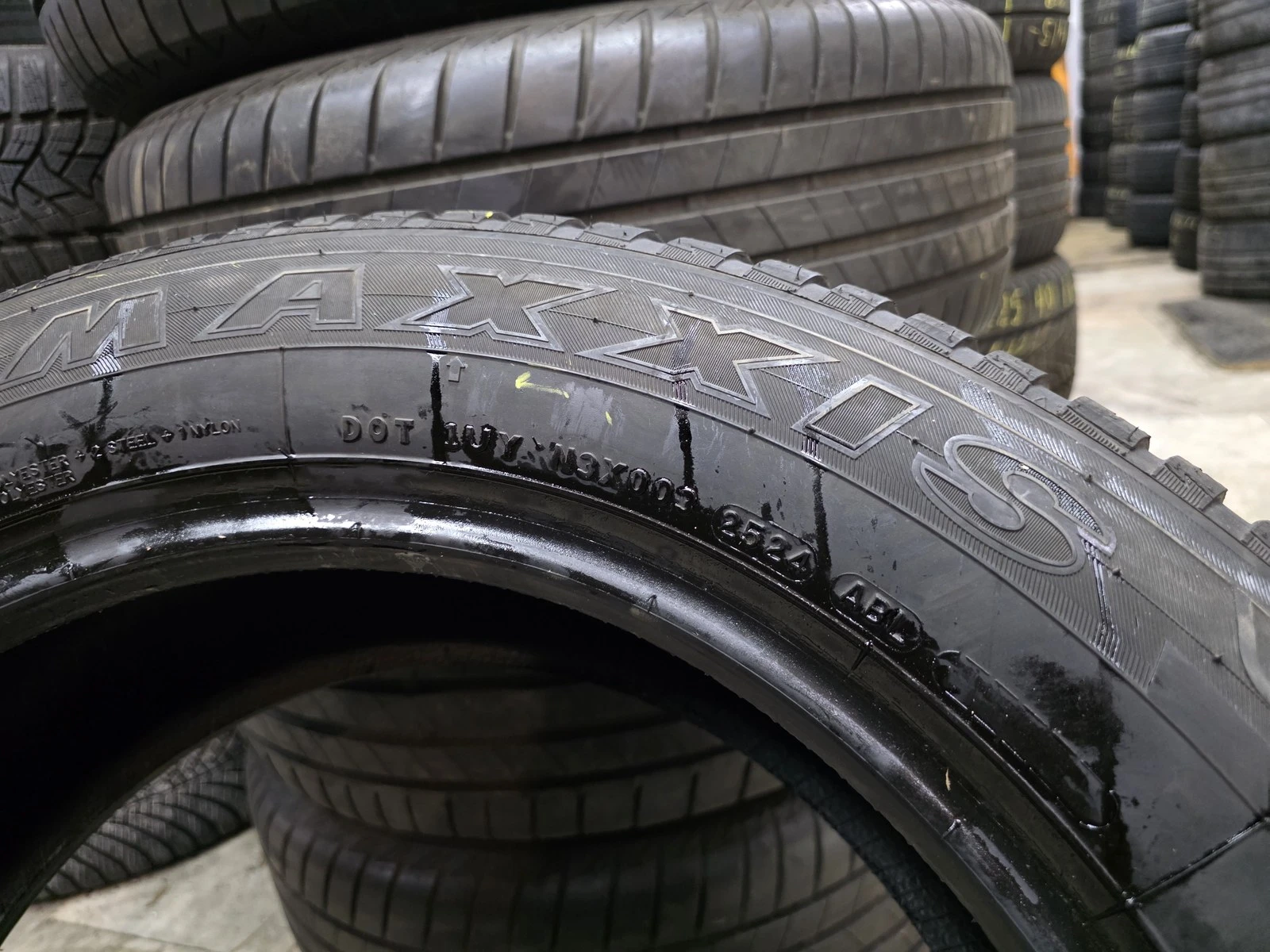 Гуми Всесезонни 225/60R18, снимка 11 - Гуми и джанти - 56716331